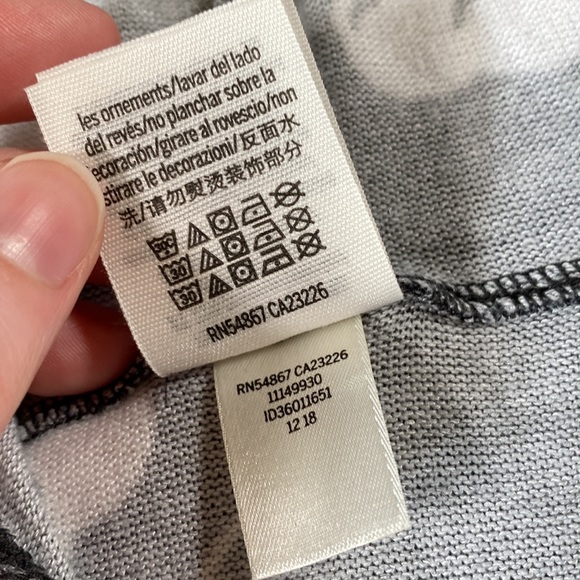 VS PINK β’ Limited Edition Las Vegas Cherry Zip-up Hoodie - Picture 6 of 9